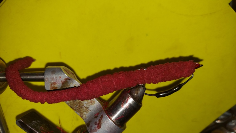 CT Senko Worm Red Size 1/0