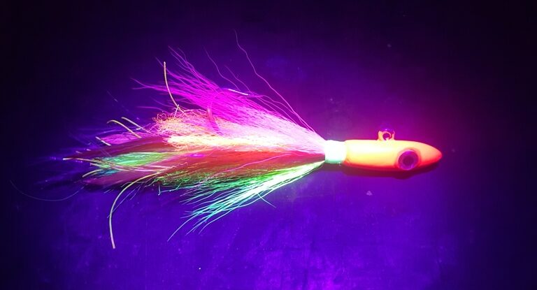 Hot Pink UV 2 oz Size 7/0 Spearhead - Image 2